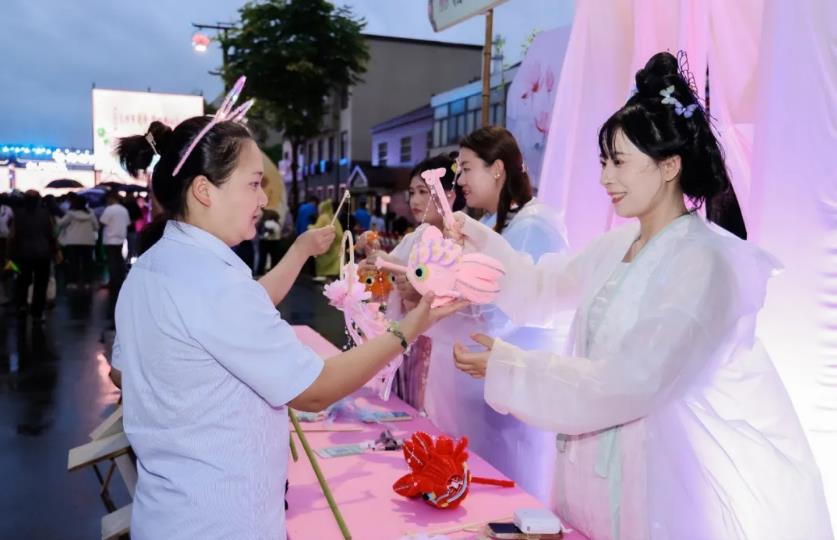 塔集月亮集